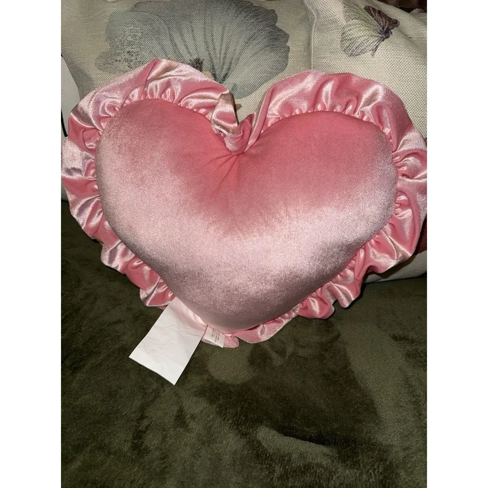 2 Pcs Heart‎ Shaped Accent Pillows Valentine's Day Ruffle Throw Red Pink New